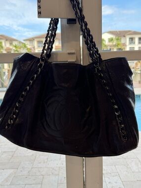 CHANEL vintage Brown caviar Leather Shoulder Tote with Chain-Strap Detail